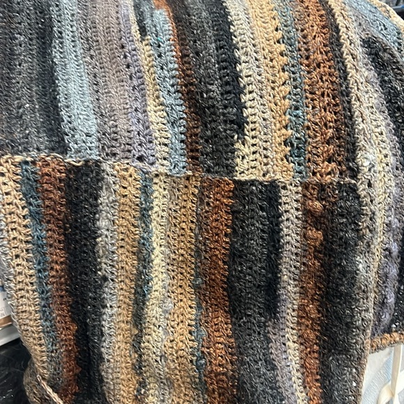 Hand crochet blanket - Picture 11 of 15